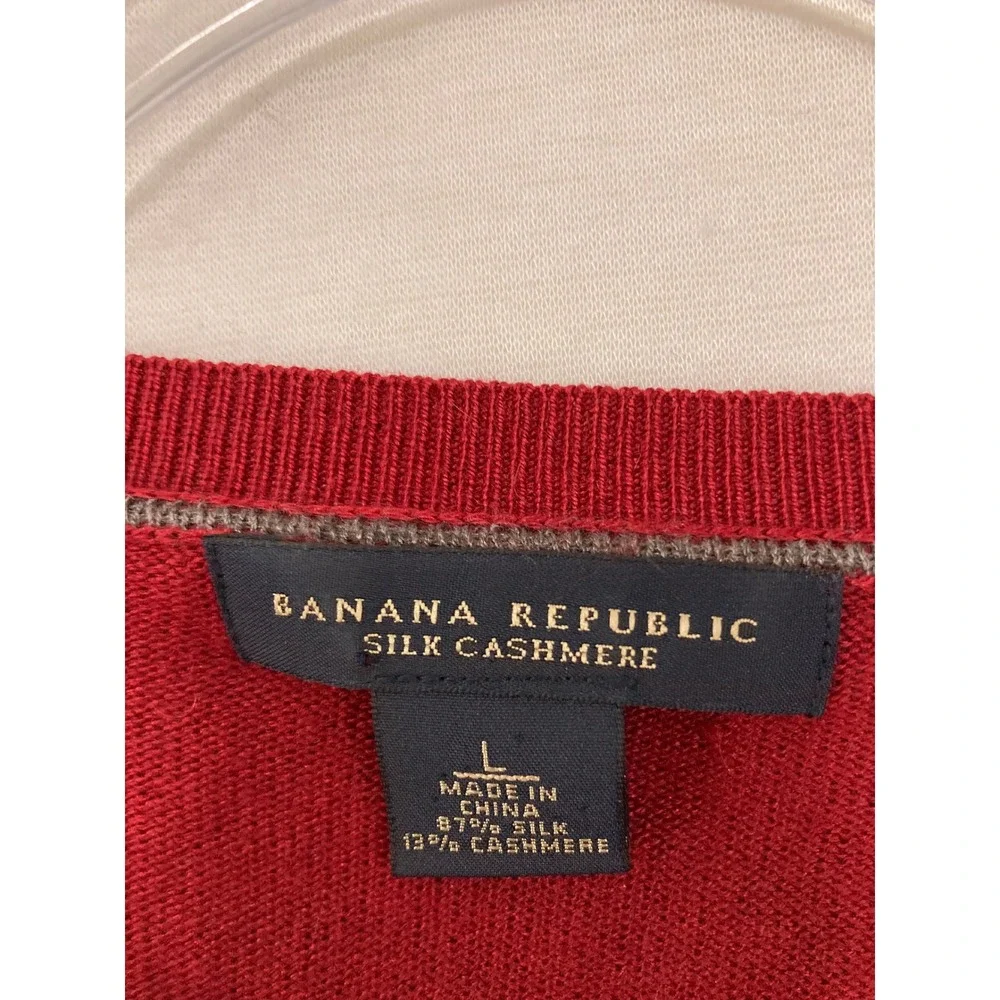 Set of Two Banana Republic Sweaters Large Red Green Silk Cashmere V-Neck Luxury